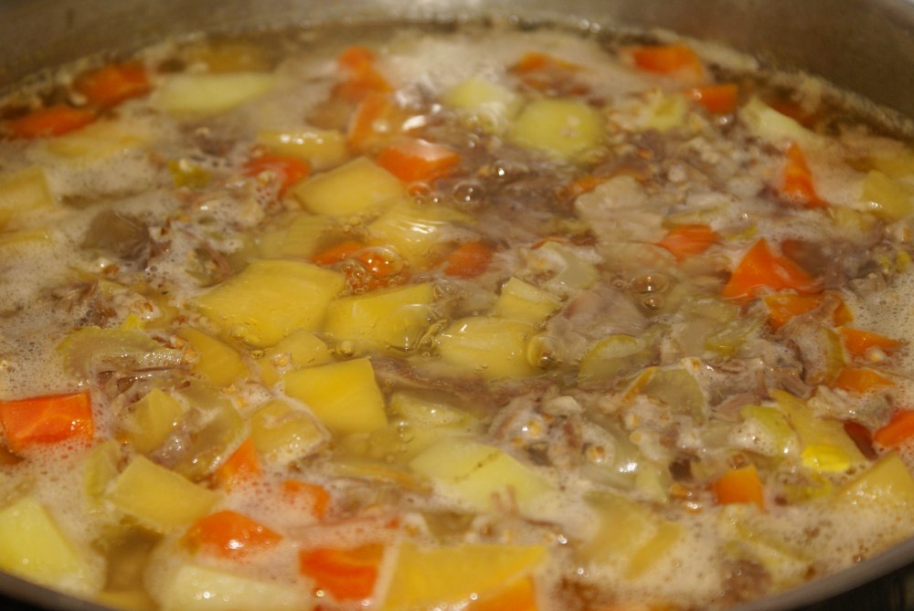 La alt koke sammen til grønnsakene er passe møre.