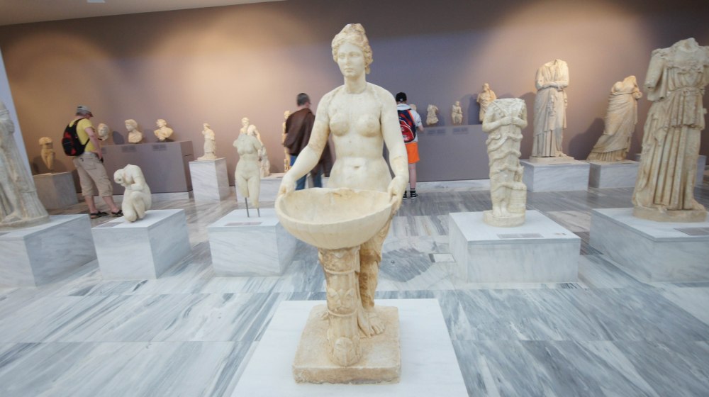 En av de mange statuer på museet i Heraklio.