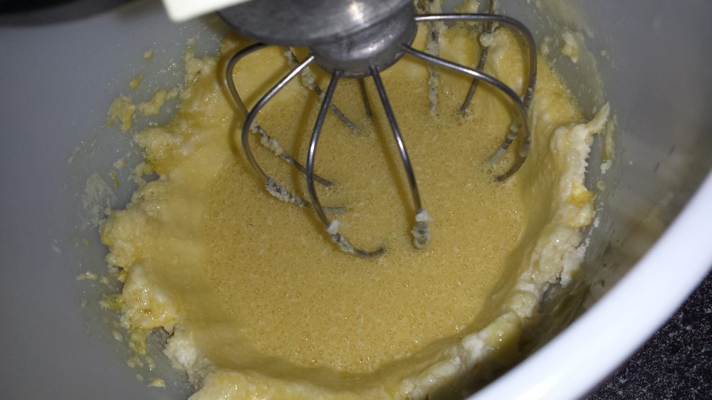 Rør inn eggene, et av gangen.