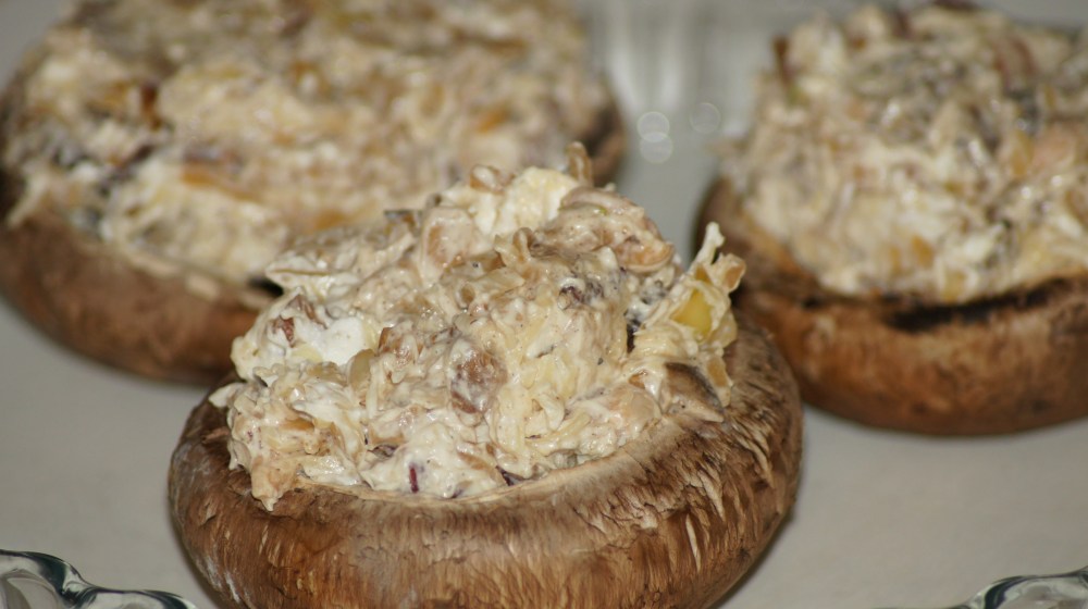 Fyll soppen med blandingen og sett i ovn for steiking.