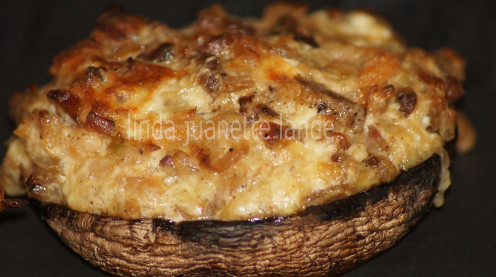 Portabella stekt med fyll er et helt lite måltid i seg selv.