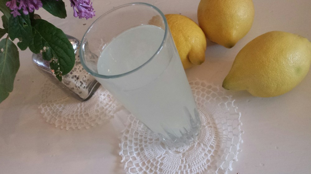 Mmmm, deilig og iskald limonade!